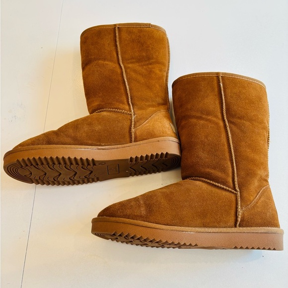 Dream Pairs Shoes - Dream Pairs Suede Women's Tan Winter Boots size 9 mint condition